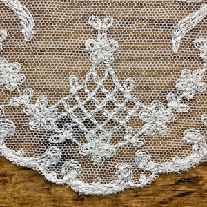 Delicate Ivory Antique style Lace Trim